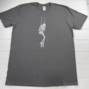 Skeleton On Swing Gray T-Shirt Shirt Size XL Soft Gildan
